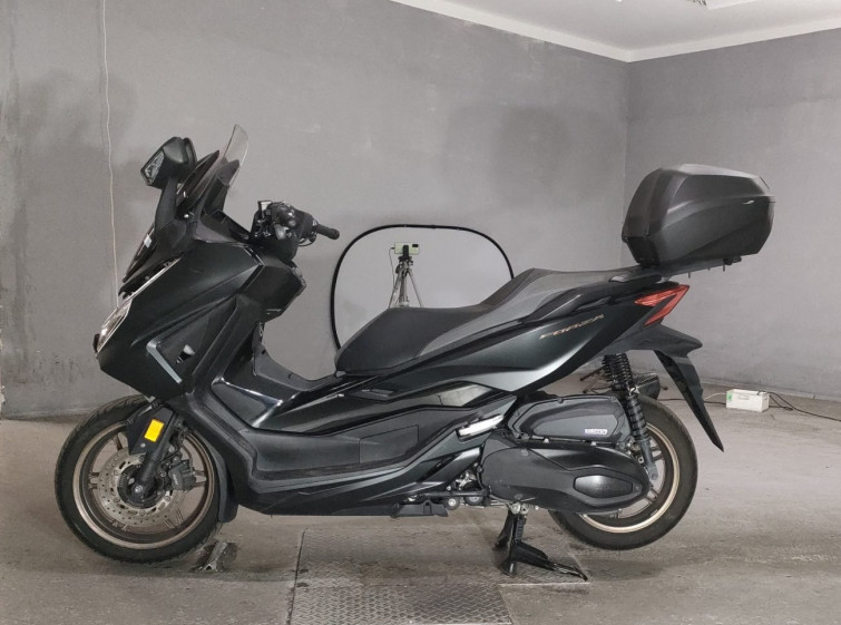 Мотоцикл Honda FORZA з пробігом 78175 km