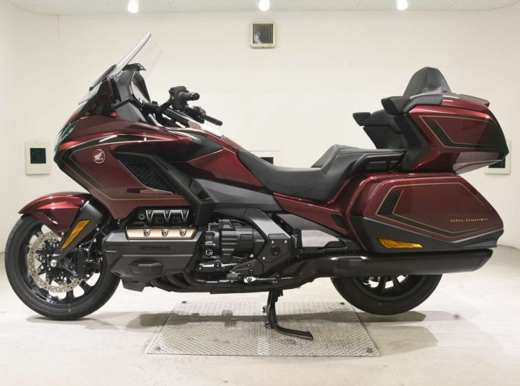 Мотоцикл Honda GL1800 TOUR D з пробігом 1244 km