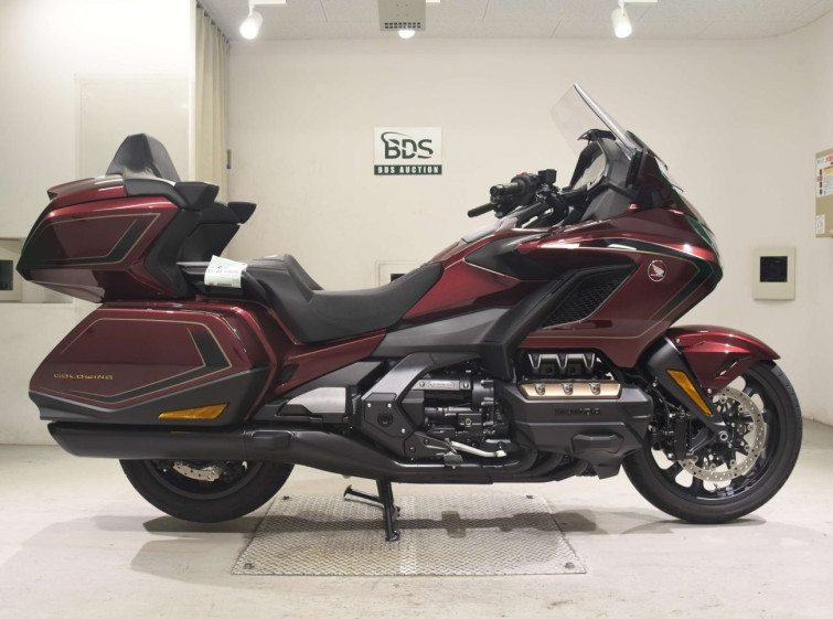 Мотоцикл Honda GL1800 TOUR D з пробігом 1244 km