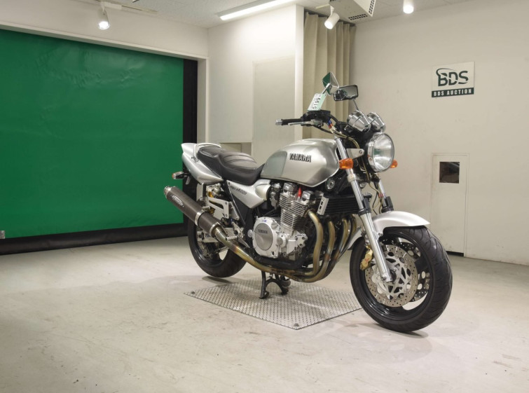 Мотоцикл Yamaha XJR1300 з пробігом 35774 km