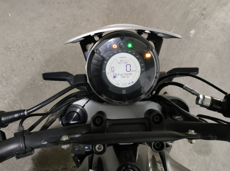 Мотоцикл Husqvarna SVARTPILEN 250 с пробегом 8417 km