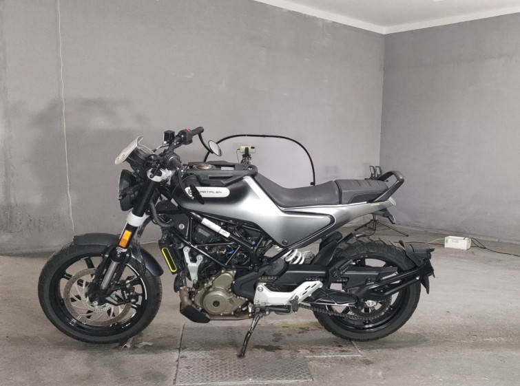 Мотоцикл Husqvarna SVARTPILEN 250 с пробегом 8417 km