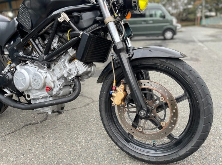 Мотоцикл Honda VTR250 з пробігом 14459 km