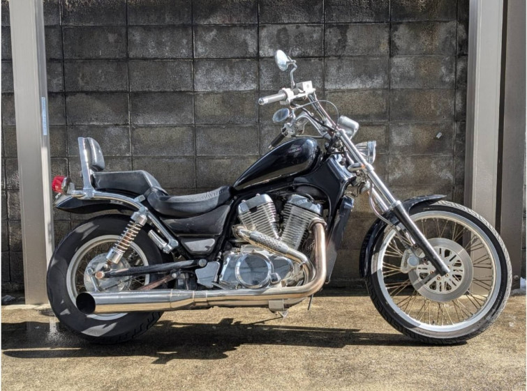 Мотоцикл Suzuki INTRUDER 400 с пробегом 35231 km