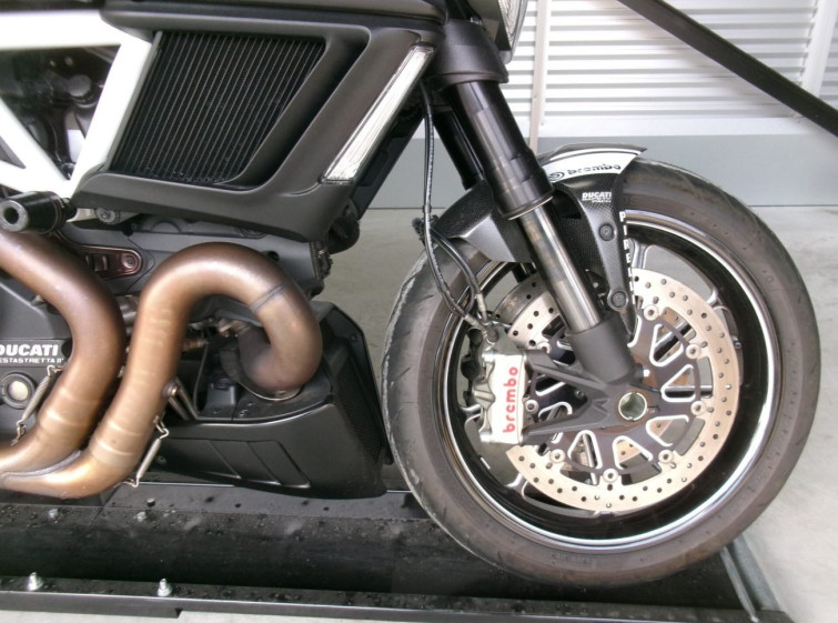 Мотоцикл Ducati DIAVEL CARBON с пробегом 30679 km