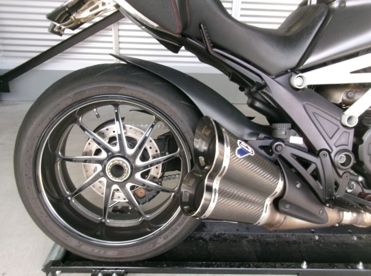 Мотоцикл Ducati DIAVEL CARBON с пробегом 30679 km