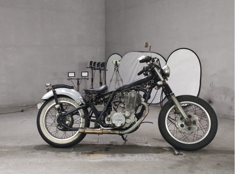 Мотоцикл Yamaha SR400 с пробегом 12712 km