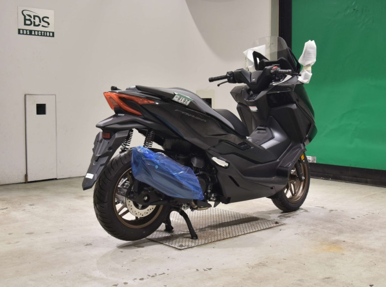 Мотоцикл Honda FORZA-6