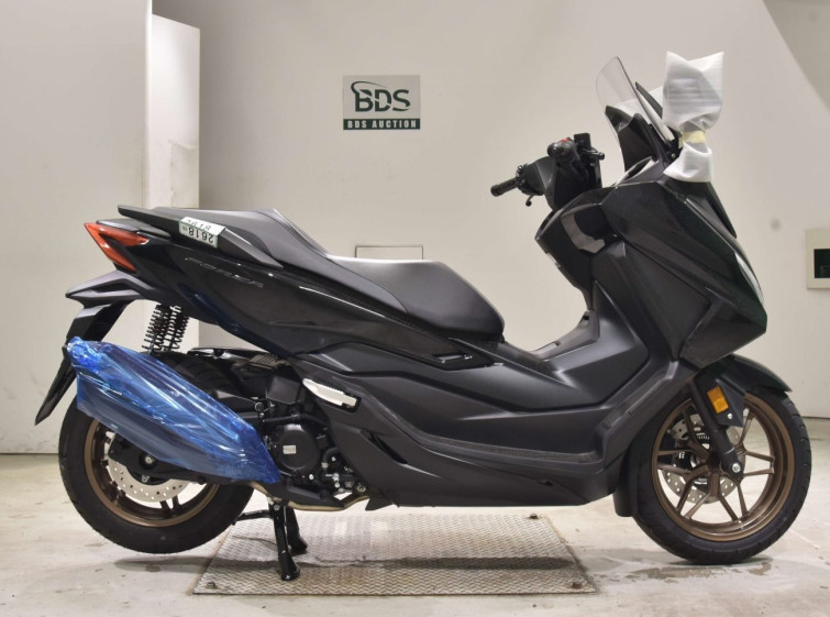 Мотоцикл Honda FORZA-6