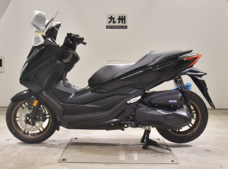 Мотоцикл Honda FORZA-6