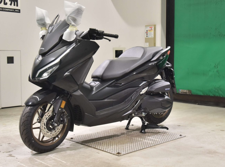 Мотоцикл Honda FORZA-6