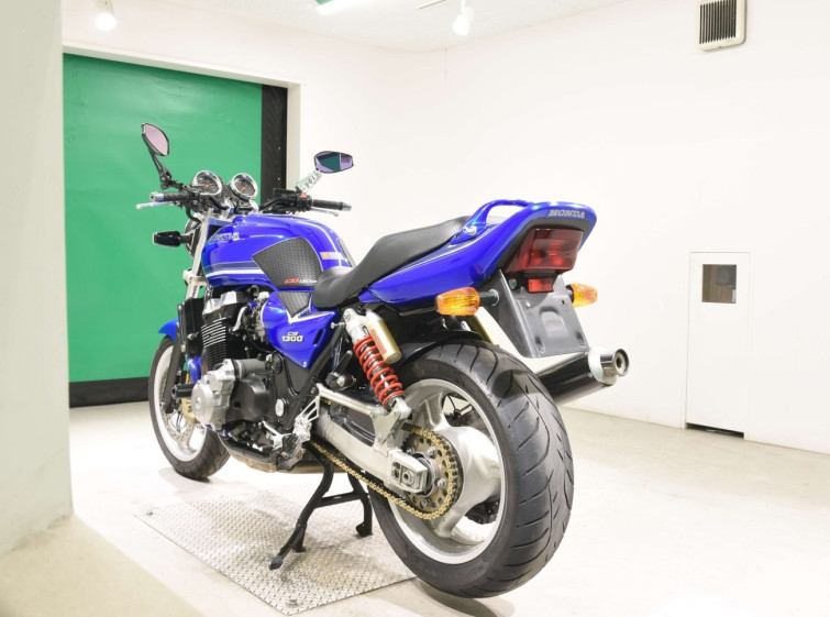 Мотоцикл Honda CB1300SF з пробігом 35063 km