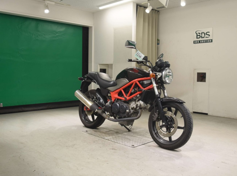 Мотоцикл Honda VTR250 з пробігом 26245 km
