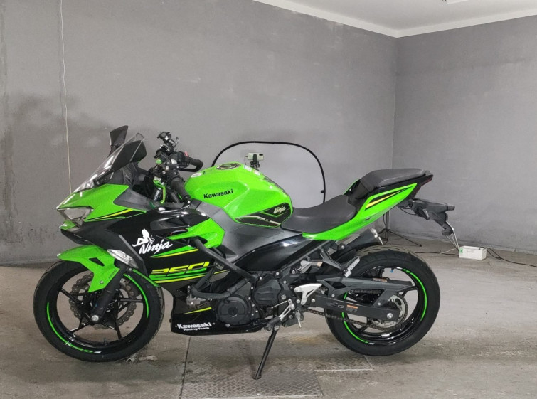 Мотоцикл Kawasaki NINJA250 з пробігом 25184 km