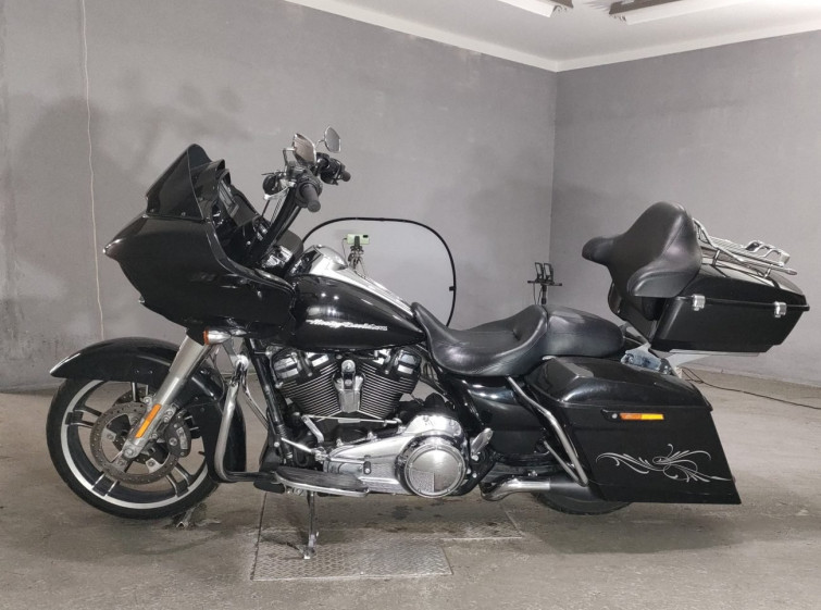 Мотоцикл HD ROAD GLIDE FLTRXS1750 з пробігом 25576 km