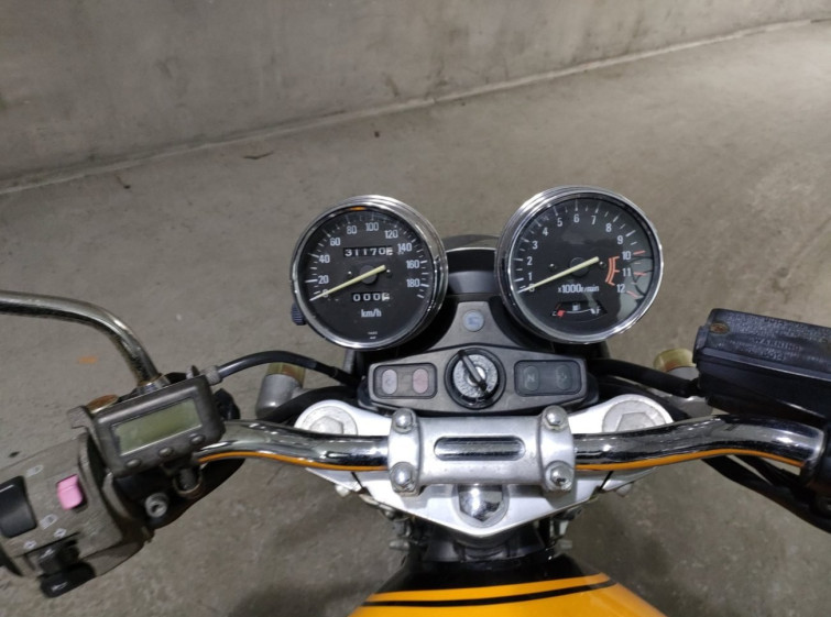 Мотоцикл Kawasaki ZEPHYR750 з пробігом 31170 km