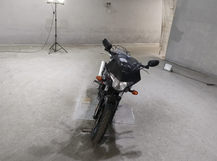 Мотоцикл Honda VTR250F з пробігом 4724 km