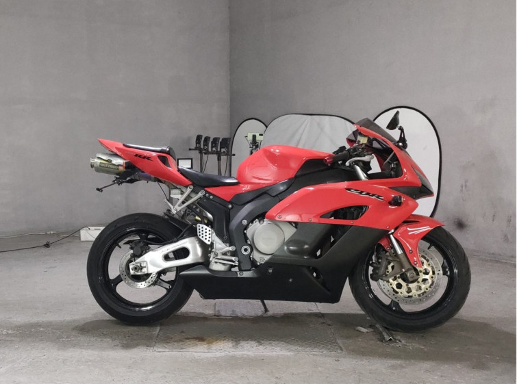 Мотоцикл Honda CBR1000RR с пробегом 53576 km