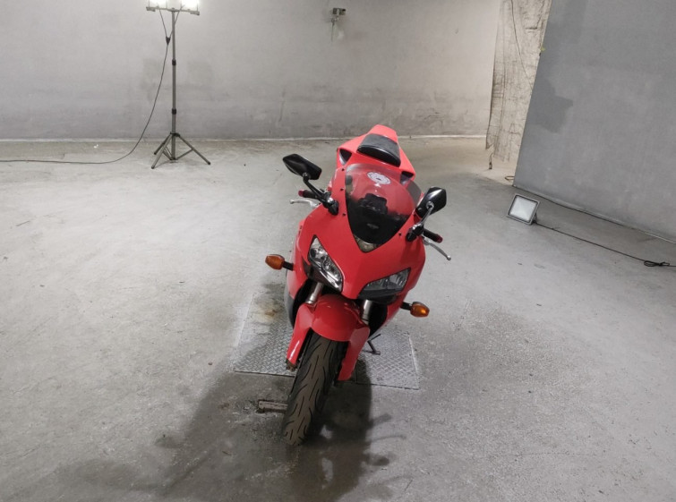 Мотоцикл Honda CBR1000RR с пробегом 53576 km