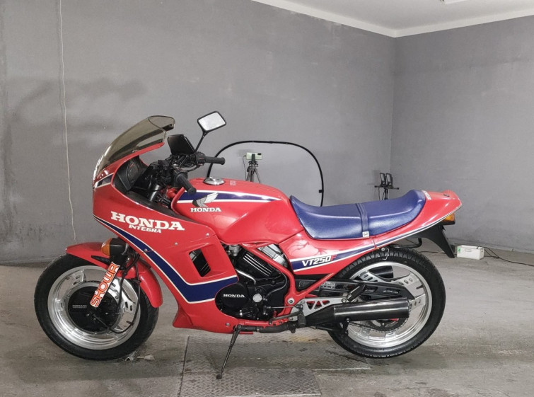 Мотоцикл Honda VT250F INTEGRA с пробегом 15908 km