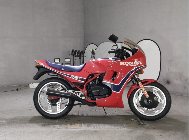 Мотоцикл Honda VT250F INTEGRA с пробегом 15908 km