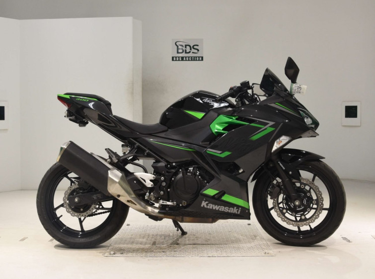 Мотоцикл Kawasaki NINJA400 з пробігом 17318 km