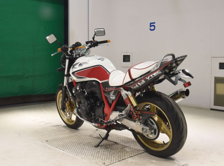 Мотоцикл Honda CB400SFV