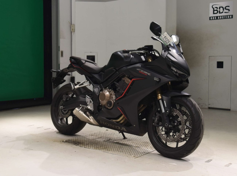 Мотоцикл Honda CBR650R з пробігом 15720 km