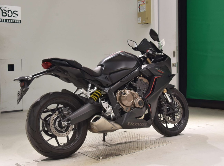 Мотоцикл Honda CBR650R з пробігом 15720 km
