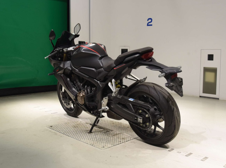 Мотоцикл Honda CBR650R з пробігом 15720 km