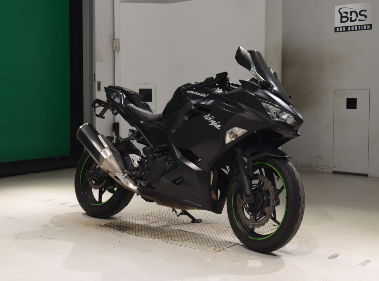Мотоцикл Kawasaki NINJA400 з пробігом 15200 km