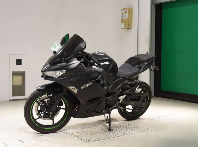 Мотоцикл Kawasaki NINJA400 з пробігом 15200 km