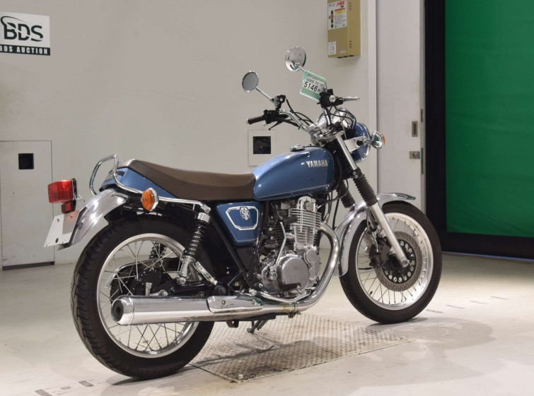 Мотоцикл Yamaha SR400