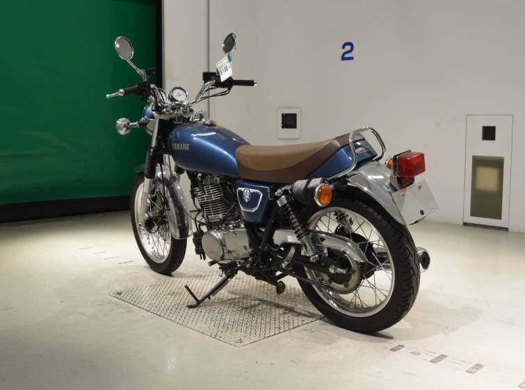 Мотоцикл Yamaha SR400