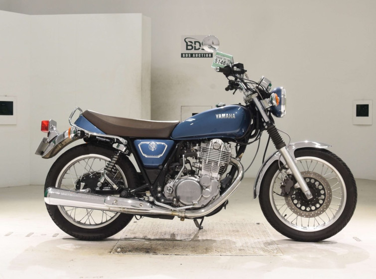 Мотоцикл Yamaha SR400