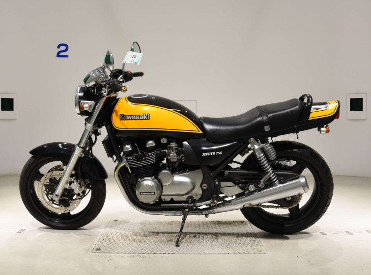 Мотоцикл Kawasaki ZEPHYR750 з пробігом 8489 km