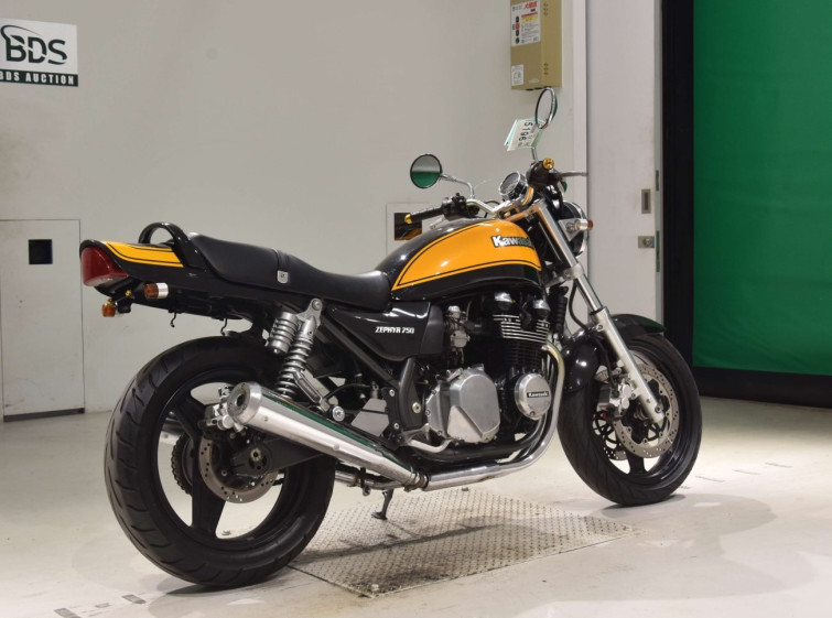 Мотоцикл Kawasaki ZEPHYR750 з пробігом 8489 km