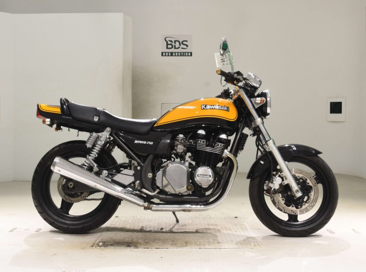 Мотоцикл Kawasaki ZEPHYR750 з пробігом 8489 km
