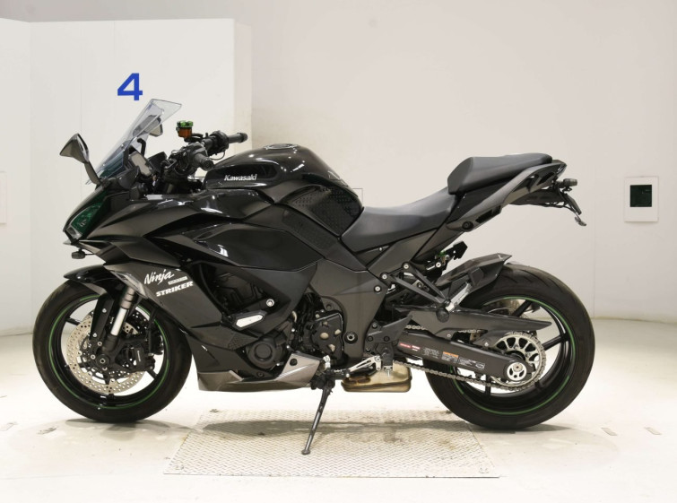Мотоцикл Kawasaki ninja 1000 sx с пробегом 5037 km