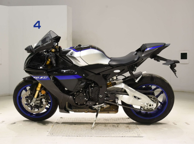 Мотоцикл Yamaha YZF-R1M с пробегом 3846 km