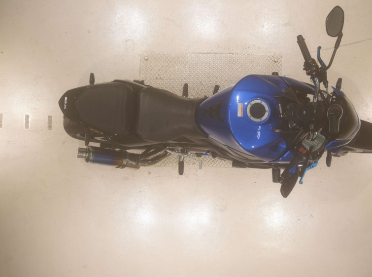 Мотоцикл Suzuki GSR750 с пробегом 20207 km