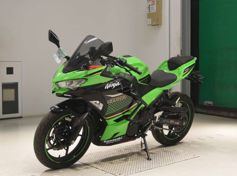 Мотоцикл Kawasaki NINJA400 з пробігом 22339 km