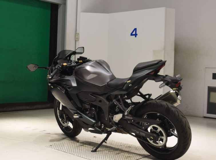Мотоцикл Kawasaki ZX-4R SE з пробігом 4381 km