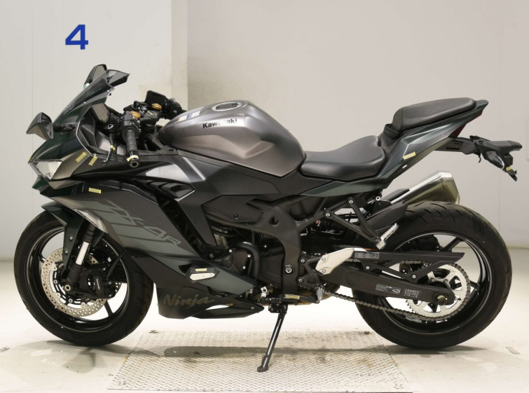 Мотоцикл Kawasaki ZX-4R SE з пробігом 4381 km