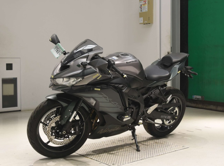 Мотоцикл Kawasaki ZX-4R SE з пробігом 4381 km