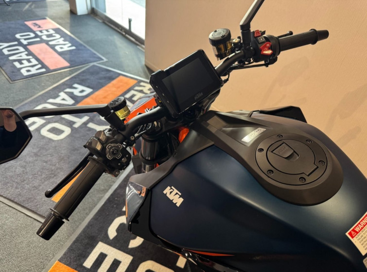 Мотоцикл KTM 1290 SUPERDUKE R з пробігом 1 km
