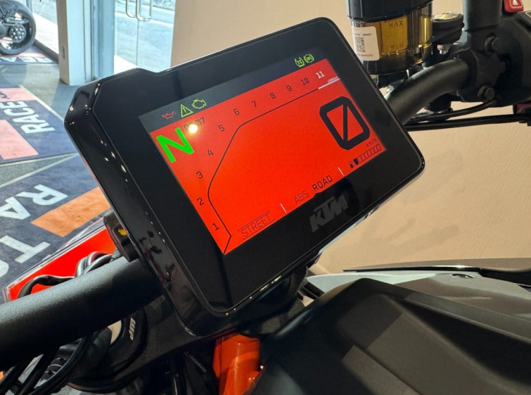 Мотоцикл KTM 1290 SUPERDUKE R з пробігом 1 km