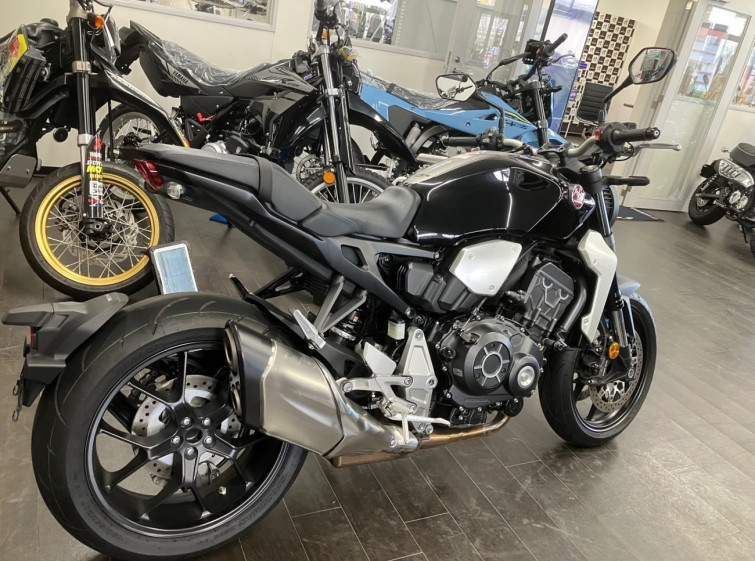 Мотоцикл Honda CB1000R с пробегом 1727 km