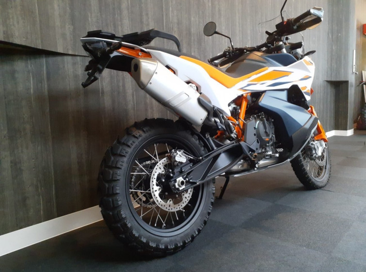 Мотоцикл KTM 890 ADVENTURE R