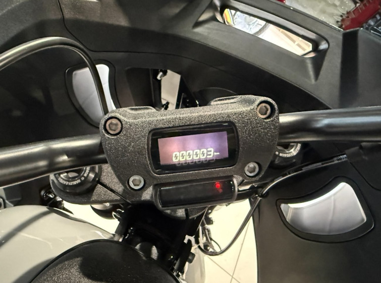 Мотоцикл HD FXLRST з пробігом 3 km